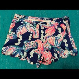 EUC Lilly Pulitzer buttercup shorts with side zipper size 2